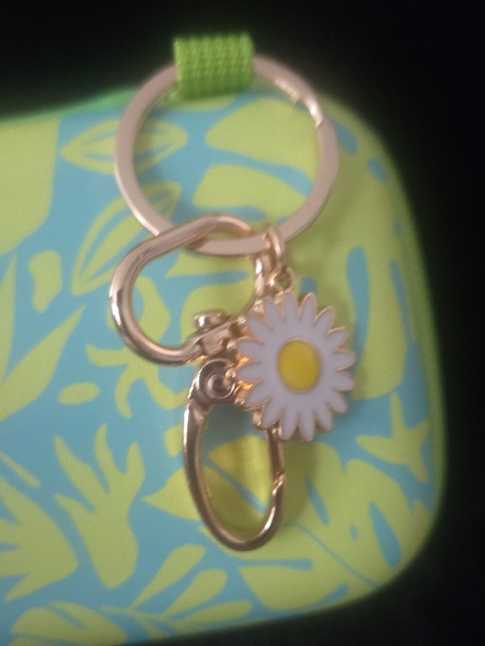 Floral Pattern Hard Shell Keychain - Picture 3 of 5